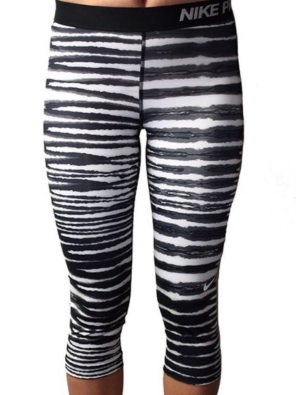 Nike Pro Zebra Stripe Capri Leggings Size Small NEW WITH TAGS Workout Tights